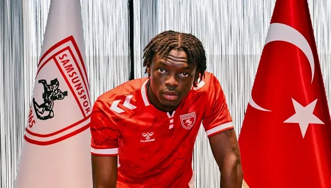 \"Samsunspor\" yarımmüdafiəçi transfer etdi