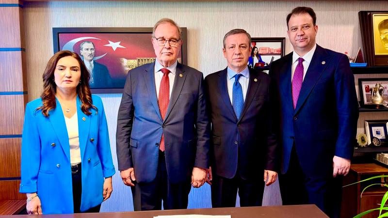 CHP rəhbərliyi də PKK-çıları cəzadan azad edəcək qanunu dəstəklədi