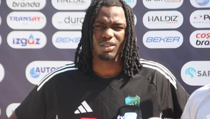 \"Kocaelispor\" yarımmüdafiəçisi ilə yollarını ayırdı