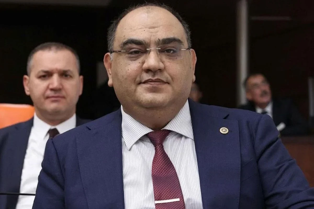 Daha bir müxalif deputat partiyasından istefa verdi - Türkiyədə