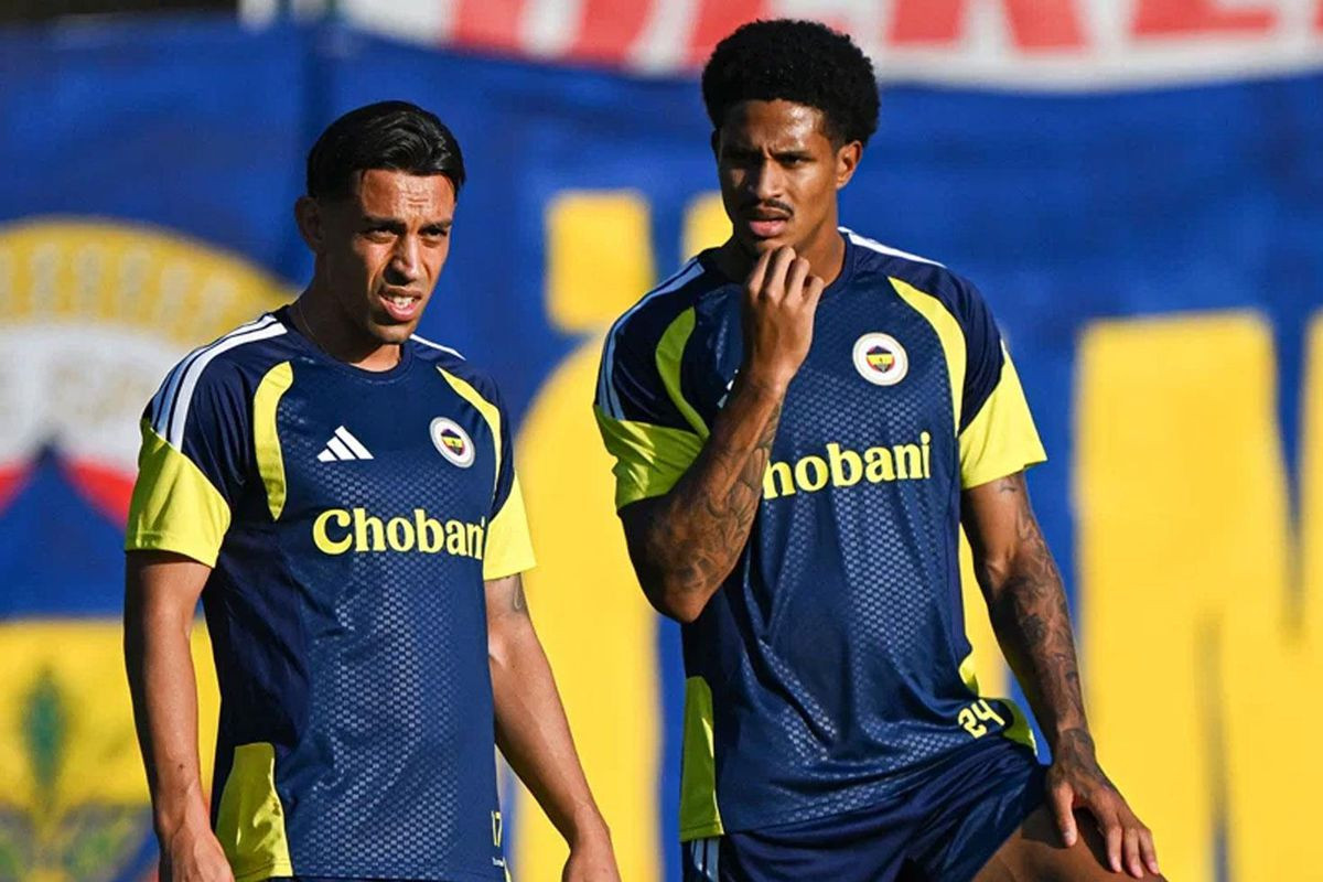 \"Fənərbağça\"lı futbolçu tərəfdarın \"bizimlə qal\" sualına belə cavab verdi