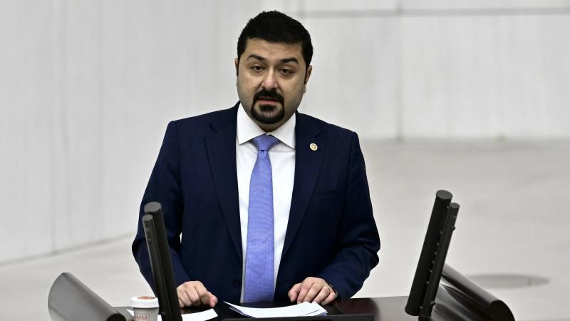 Gecə yarısı qadınlar tərəfindən döyülən deputata cinayət işi açıldı - Partiyadan da qovulur