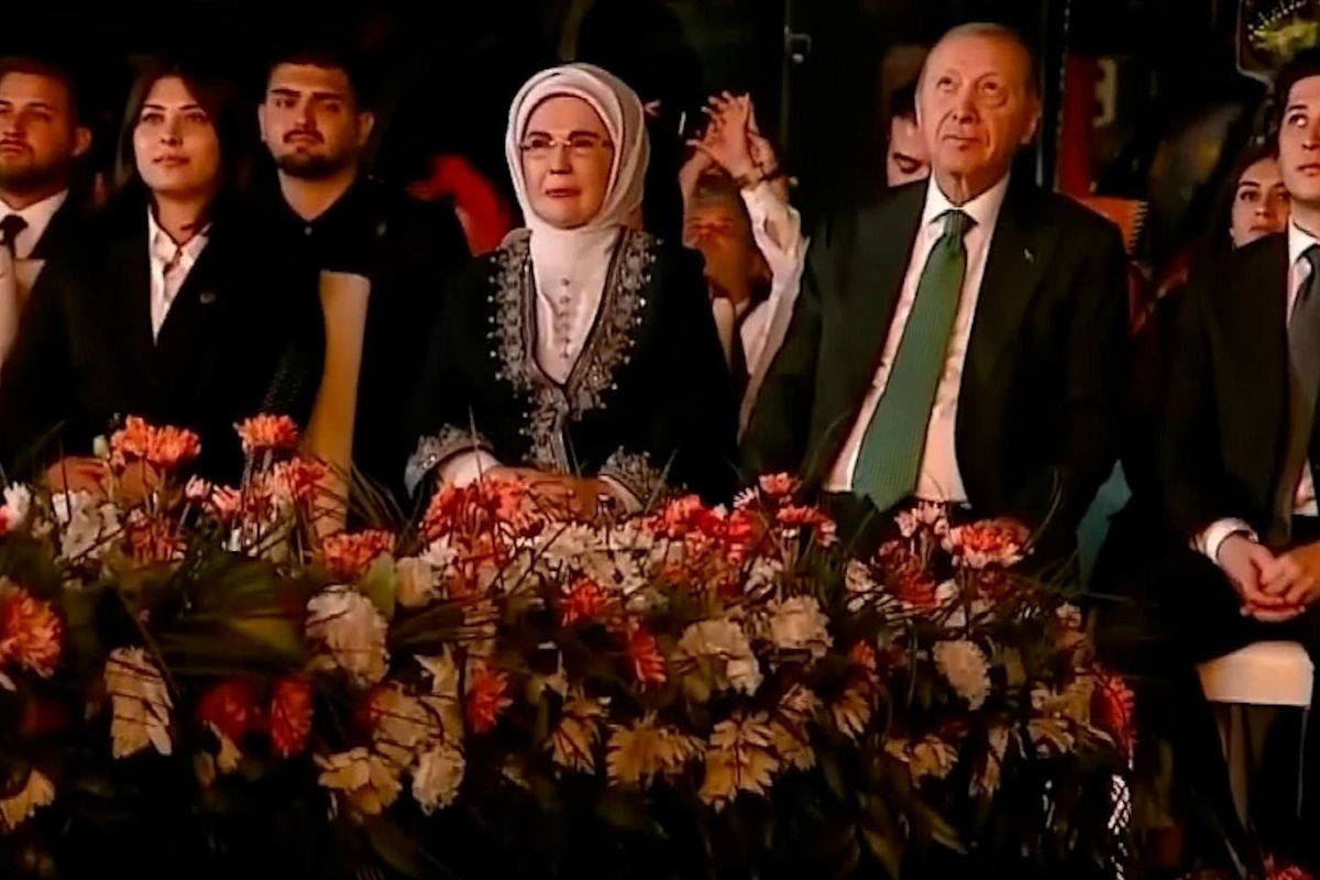 AK Partiyanın 25 illik yubileyi - Ərdoğan dronların yaratdığı görüntülərdən məst oldu (FOTO)