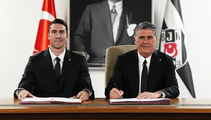 \"Beşiktaş\" Duşan Vlahoviçlə 3 illik müqavilə imzaladı