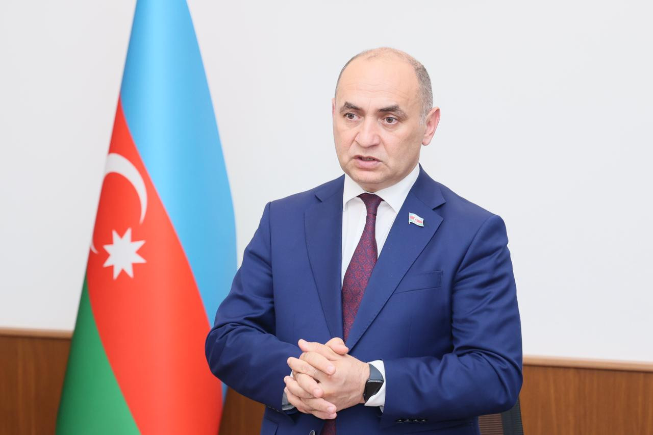 VƏTƏNDƏN UZAQDA, VƏTƏNƏ YAXIN... - Deputat yazır