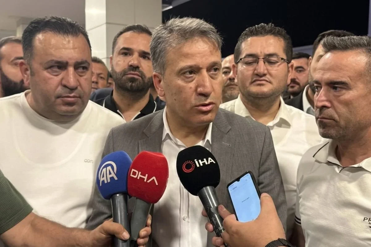 Yeni Partiyanın təşkilat sədri istintaqa çağırıldı - Deputatın bıçaqlanmasına görə