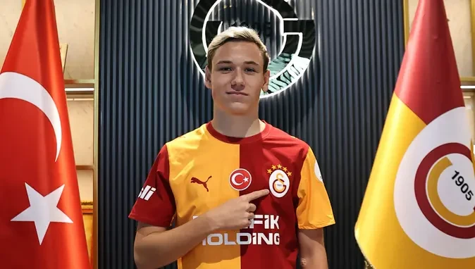 \"Qalatasaray\" Aleksey Batrakovu açıqladı