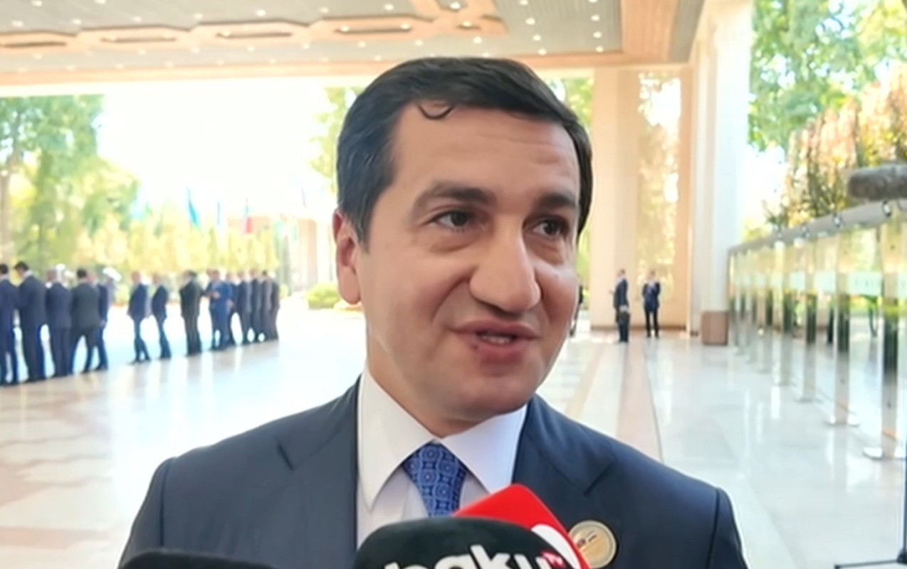 \"Bir-birimizi başa düşürük, bəzi hallarda rus dilində də danışırıq\" - Hikmət Hacıyev + VİDEO