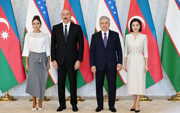 Prezident və birinci xanımlar birgə foto çəkdiriblər - VİDEO