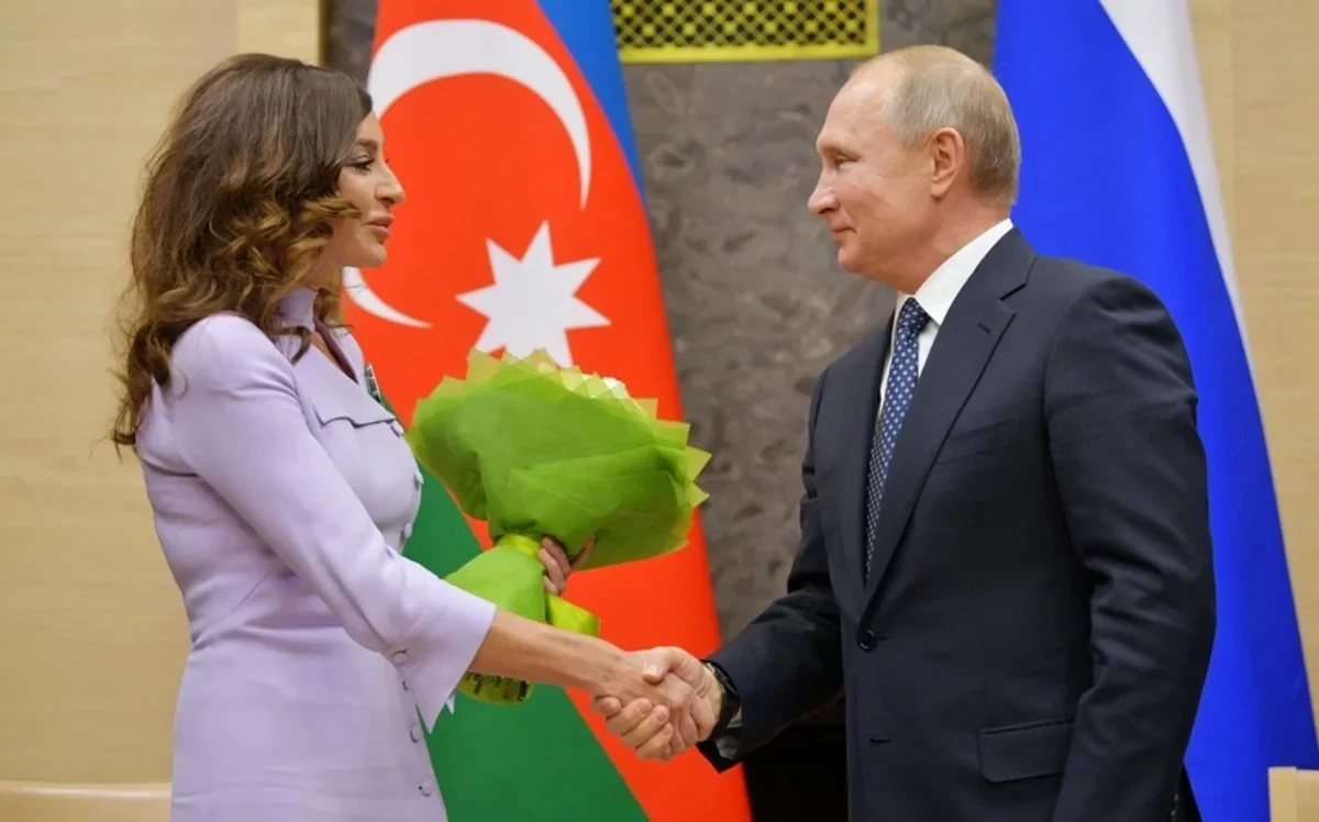 Putin Mehriban Əliyevaya məktub göndərdi: \"İlham Heydər oğluna və bütün ailə üzvlərinizə...\"