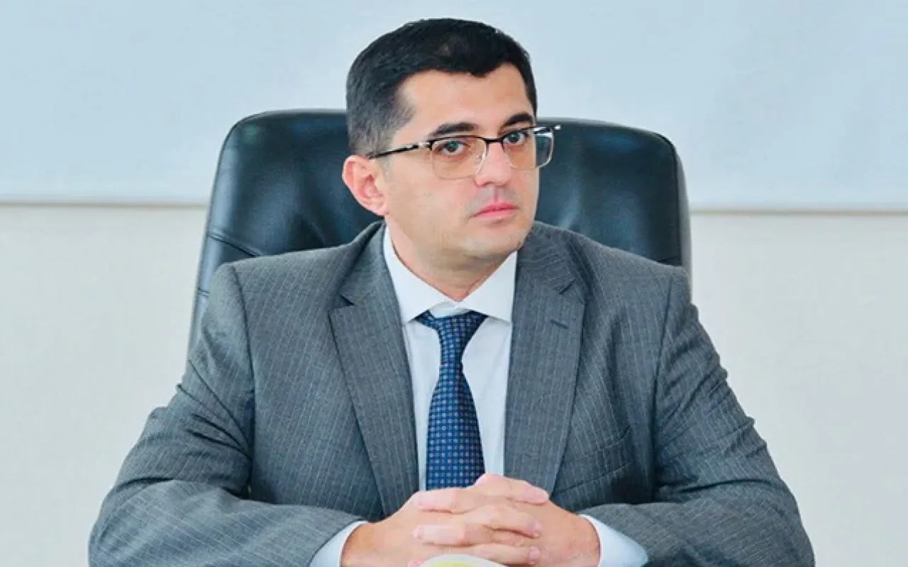 Rektor direktoru yeni vəzifəyə təyin etdi