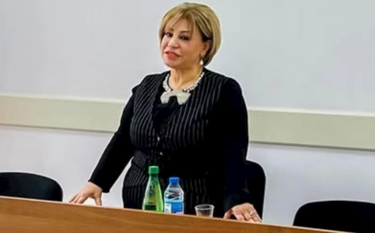Daha bir baş həkim vəzfədən azad olunub