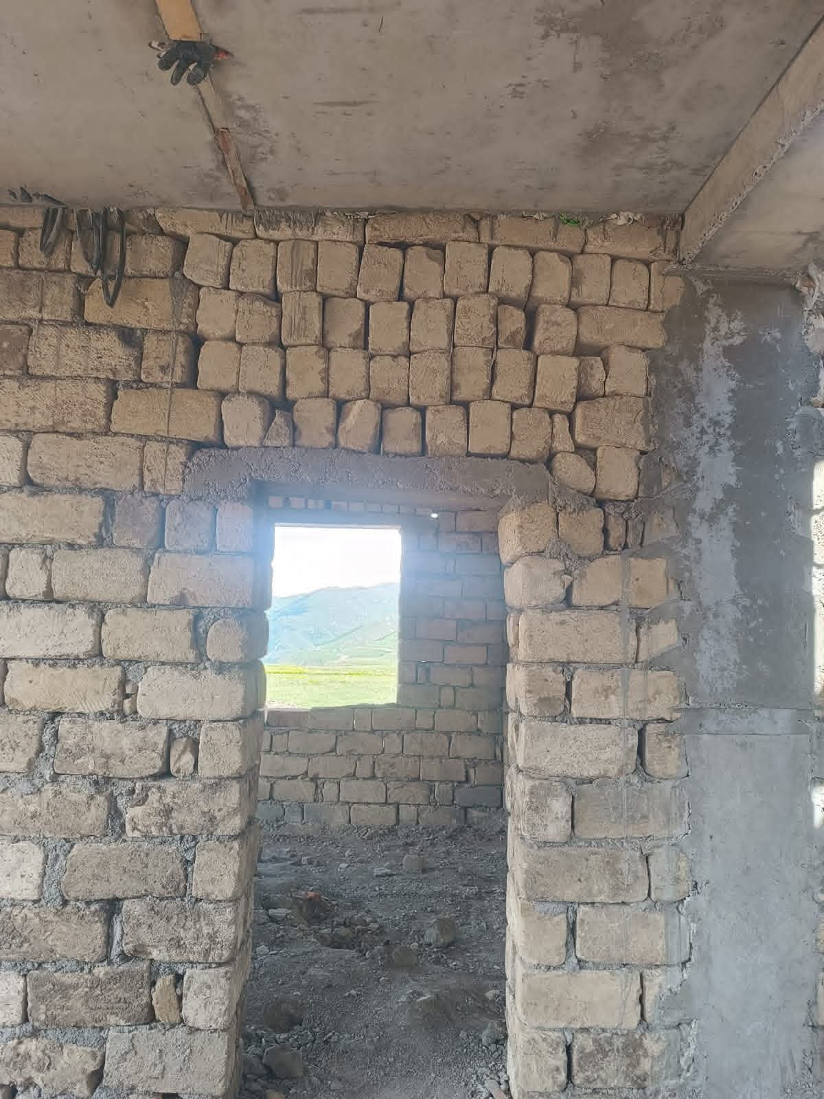 Kəlbəcərin Zar kəndində tikinti ilə bağlı ciddi suallar var - Şair şikayətlənir
