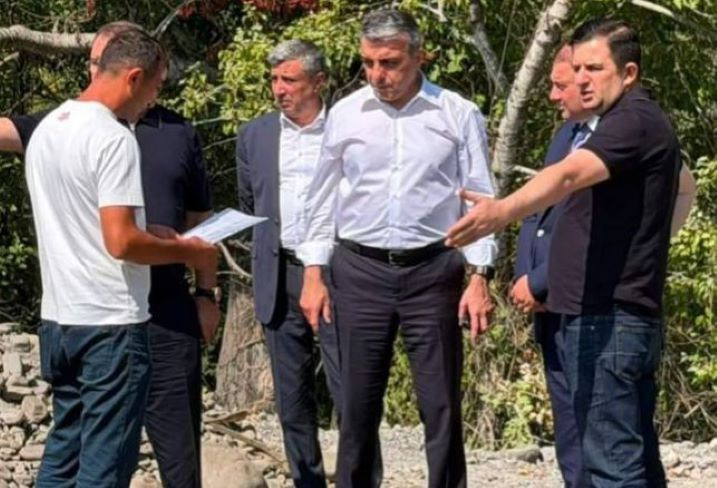 DƏYİŞƏN SƏDR, DƏYİŞMƏYƏN İDARƏÇİLİK: yaxud AAYDA-da kimlərin ulduzu parlayıb?