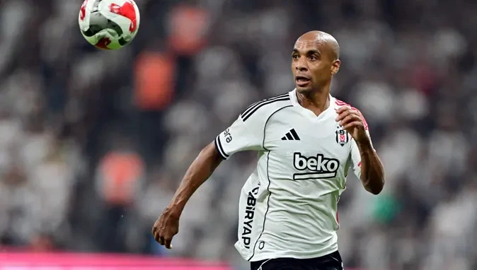 \"Beşiktaş\" Joao Mario ilə bağlı açıqlama yaydı