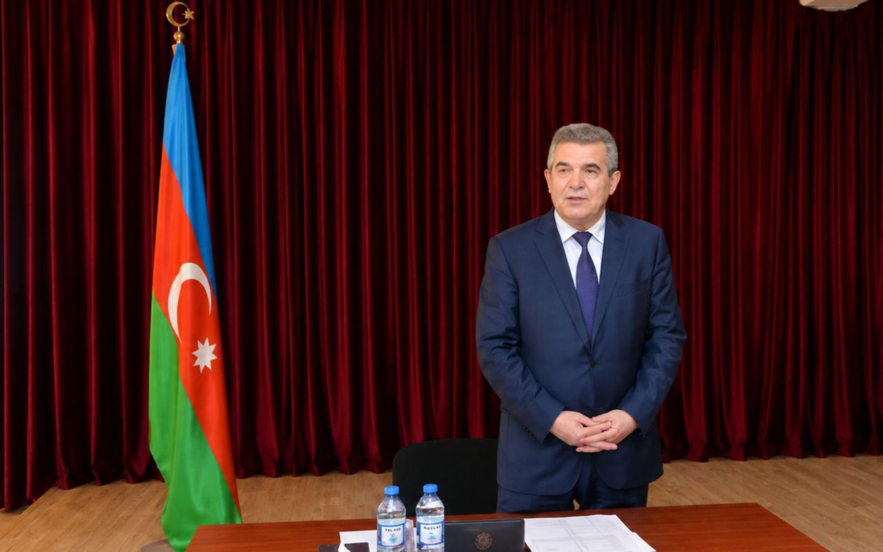 İcra başçısının qanunsuz işlərində mühüm rol oynayan uşaqlıq dostu... - \"Bu işlər yalnız icra başçısının möhürü ilə mümkündür\"