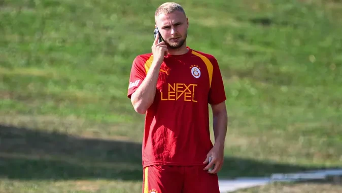 \"Qalatasaray\" Viktor Nelssonun müqaviləsinə xitam verdi