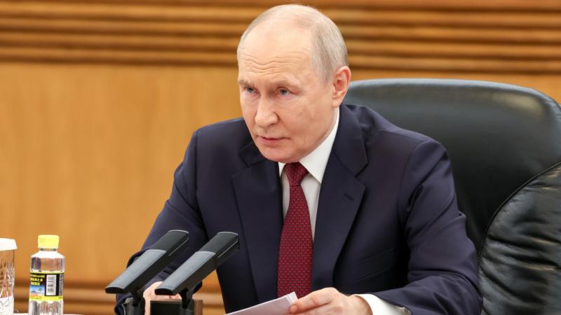 Putindən Ukraynaya mühüm mesaj: \"Beləliklə, həll yolu üçün bir şans varmı?\"