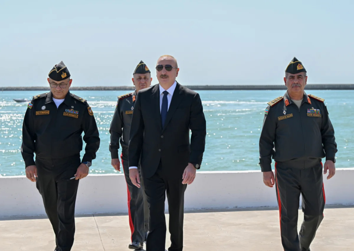 Prezident İlham Əliyev və birinci xanım Hərbi Dəniz Qüvvələrində - FOTOLAR