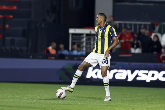 \"Fənərbağça\"da daha bir ayrılıq - İstanbuldan yola salanı olmadı