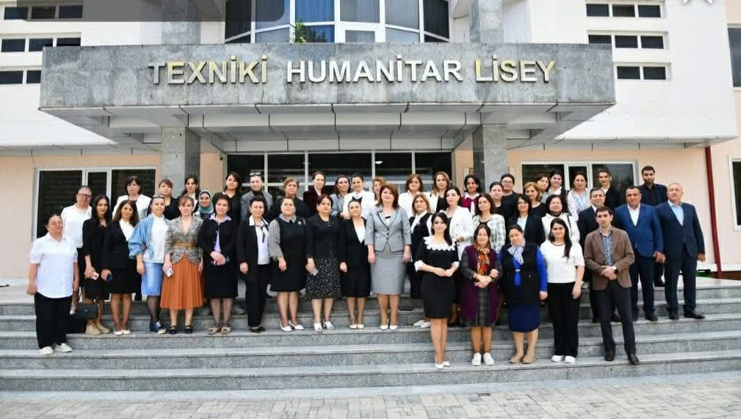 Təhsil fədakarı... - Səxavət Tağlar Nailə Məmmədovanı təbrik edib