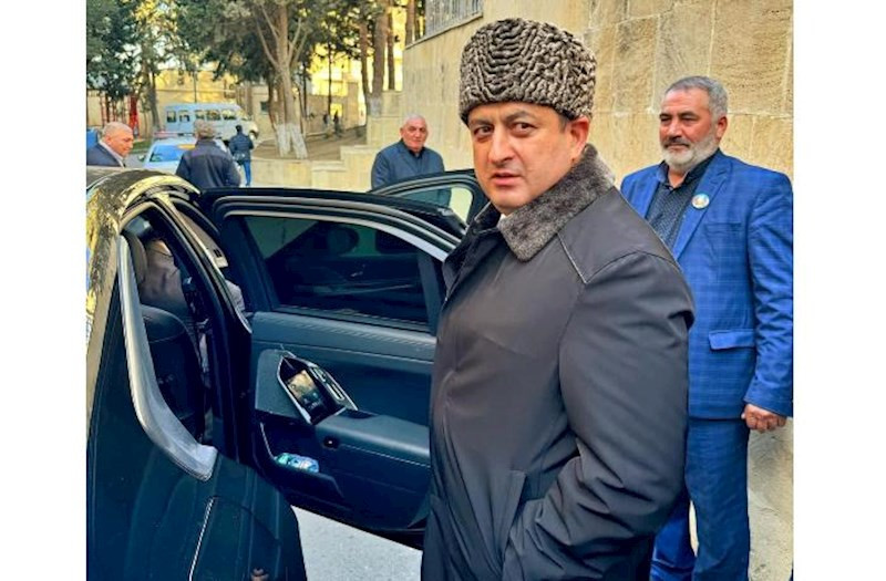 \"İçində ilan zəhərini gəzdirən biri gəlib öz zəhərini tökür…\" - İcra başçısı qəzəbləndi