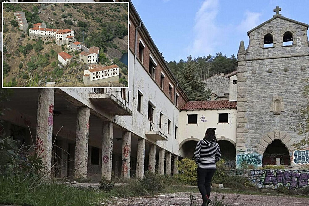Bakıda bir evin qiymətinə İspaniyada bir kənd aldı: içində kilsə, məktəb, 44 ev və... - FOTOLAR