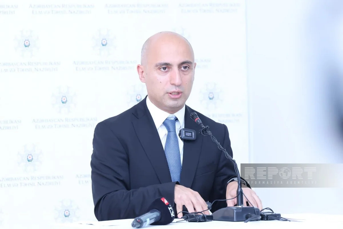 Emin Əmrullayev: \"Müəllimlərin geyimi ilə bağlı yeni qaydalar yaxın günlərdə açıqlanacaq\"