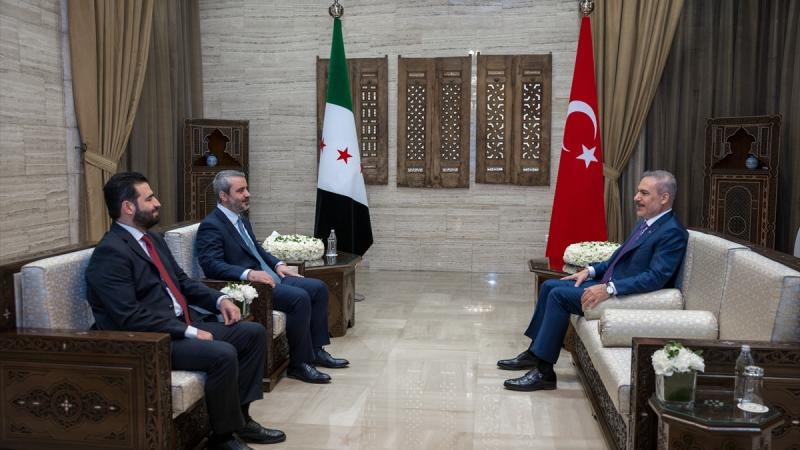 Hakan Fidan Şeybani və Xəttabla görüşüb