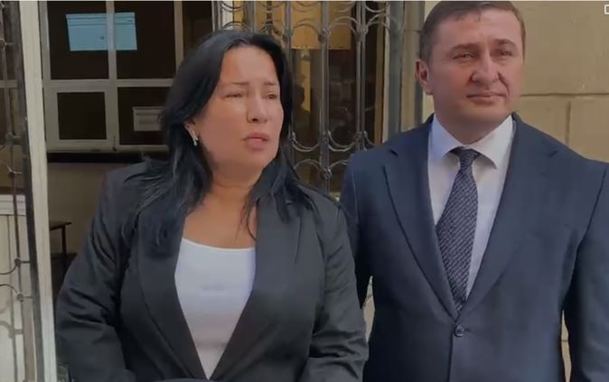 “13 il sonra onu dəmir barmaqlıqlarda gördüm” - Şilderin anası + VİDEO