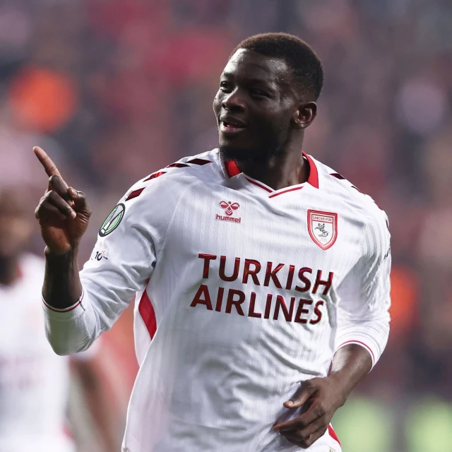 \"Samsunspor\" hücumçusunu satdı - 9 milyon avroya
