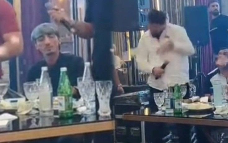 \"Siz videoda butulka görürsünüz?\" - Baləli ilə meyxanaçı toyda dalaşıblar