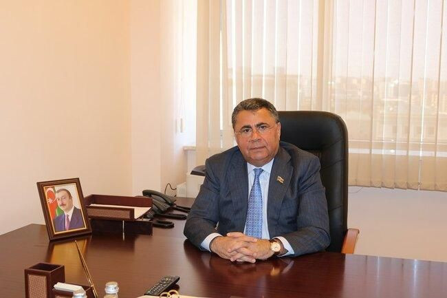 Deputat: \"Qiymət artırılırsa, keyfiyyət də artırılmalıdır, əgər bu qədər pul ödəyirəmsə, niyə mənim telefonum donmalıdır?\"&nbsp;
