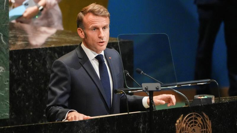 Fransa prezidenti: \"Ukrayna problemini həll edə biləcək lider Trampdır\" - \"Putinin sülh istədiyinə inanmıram\"