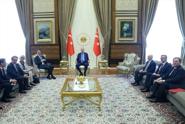 Ərdoğan Almaniyanın Şimali Reyn-Vestfaliya əyalətinin Baş nazirini qəbul edib
