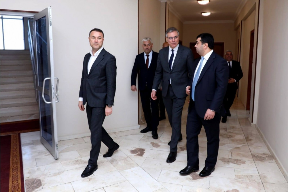 \"AZƏRİQAZ\"DA MİSLİ GÖRÜNMƏYƏN ƏMƏLİYYATLAR: tək bir idarəyə 110 milyon manat borc var! - \"Maaş, ezamiyyə xərcləri vaxtında ödənilmir,  qanunsuz qazlaşdırma...\" (MÜSAHİBƏ)