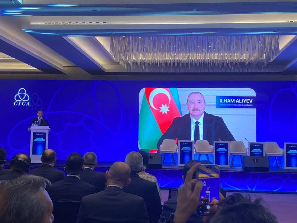 İlham Əliyev AQEM Media Forumunun iştirakçılarına müraciət ünvanlayıb - Hikmət Hacıyev oxuyub