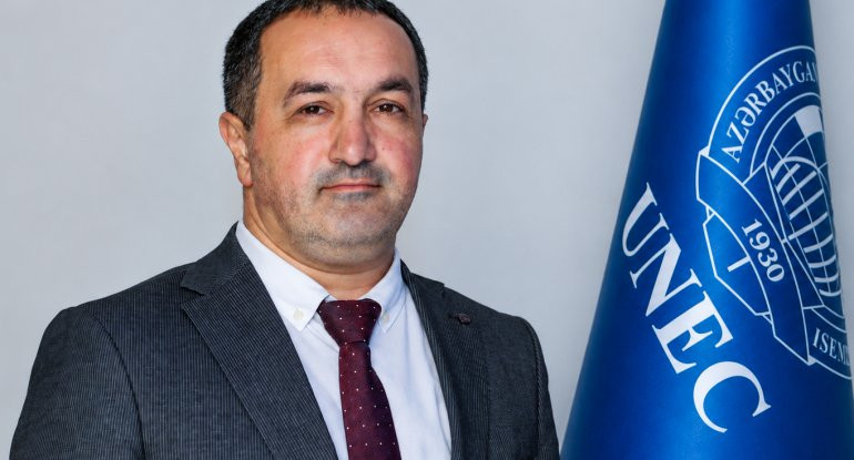 Rektor 4 ay əvvəl təyin etdiyi müşaviri vəzifədən çıxardı