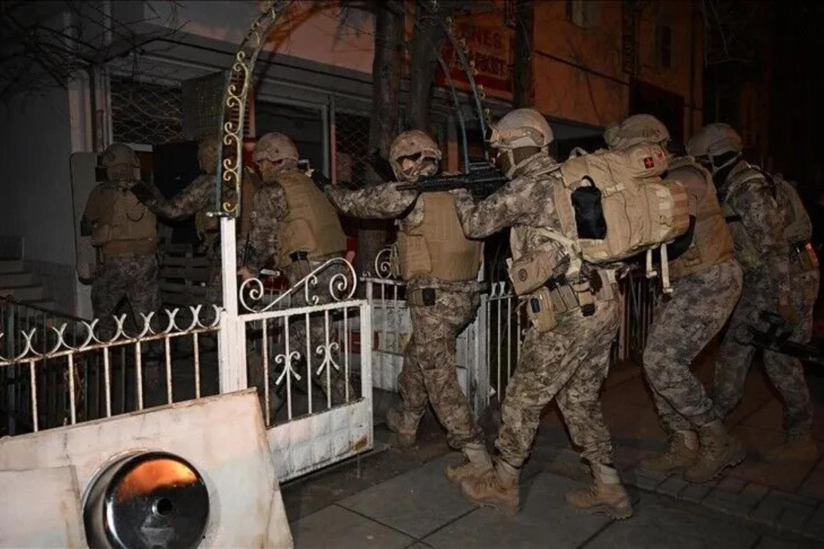 \"Daltons\" şəbəkəsinə qarşı 14 şəhərdə eyni anda əməliyyat başladı: saxlanılanlar arasında uşaqlar da var!