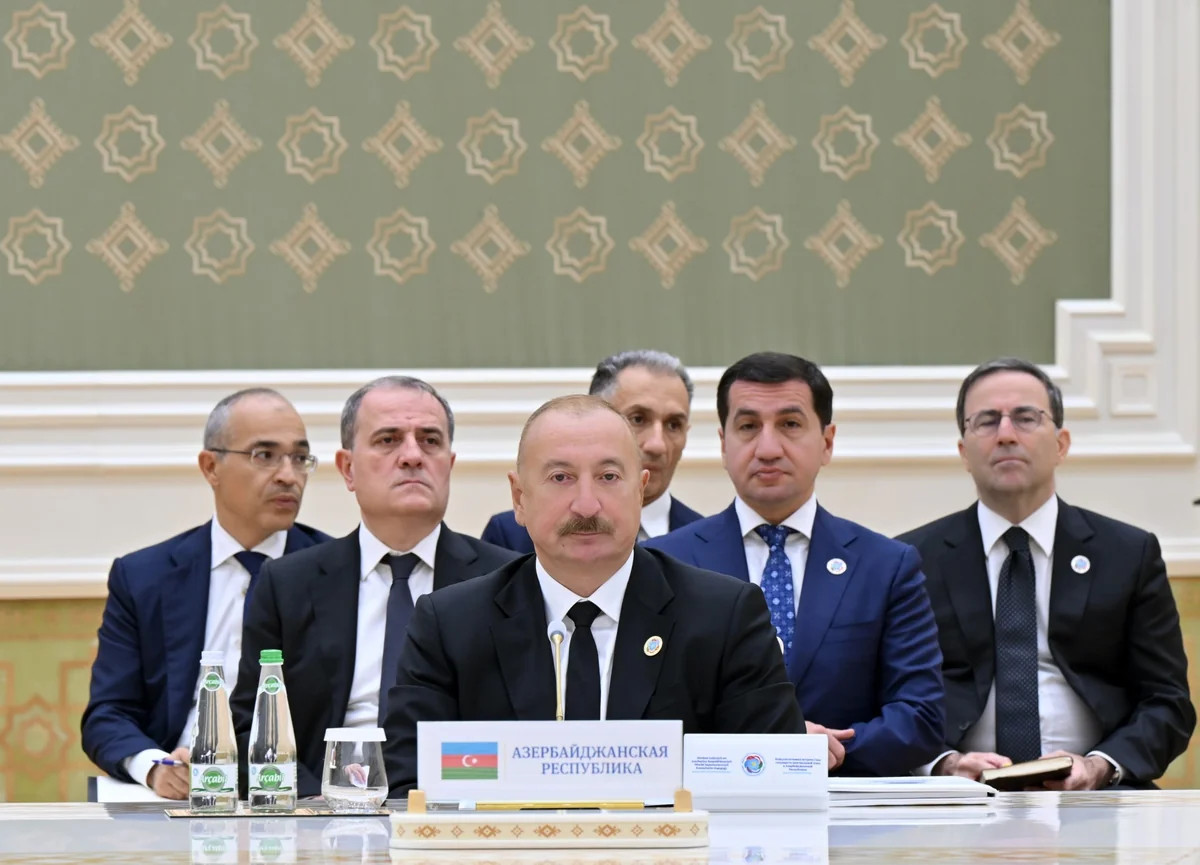 Prezident İlham Əliyev Türkmənistanda 8-ci Məşvərət görüşündə: yeni sənədlər imzalandı - FOTOLAR (YENİLƏNİR)