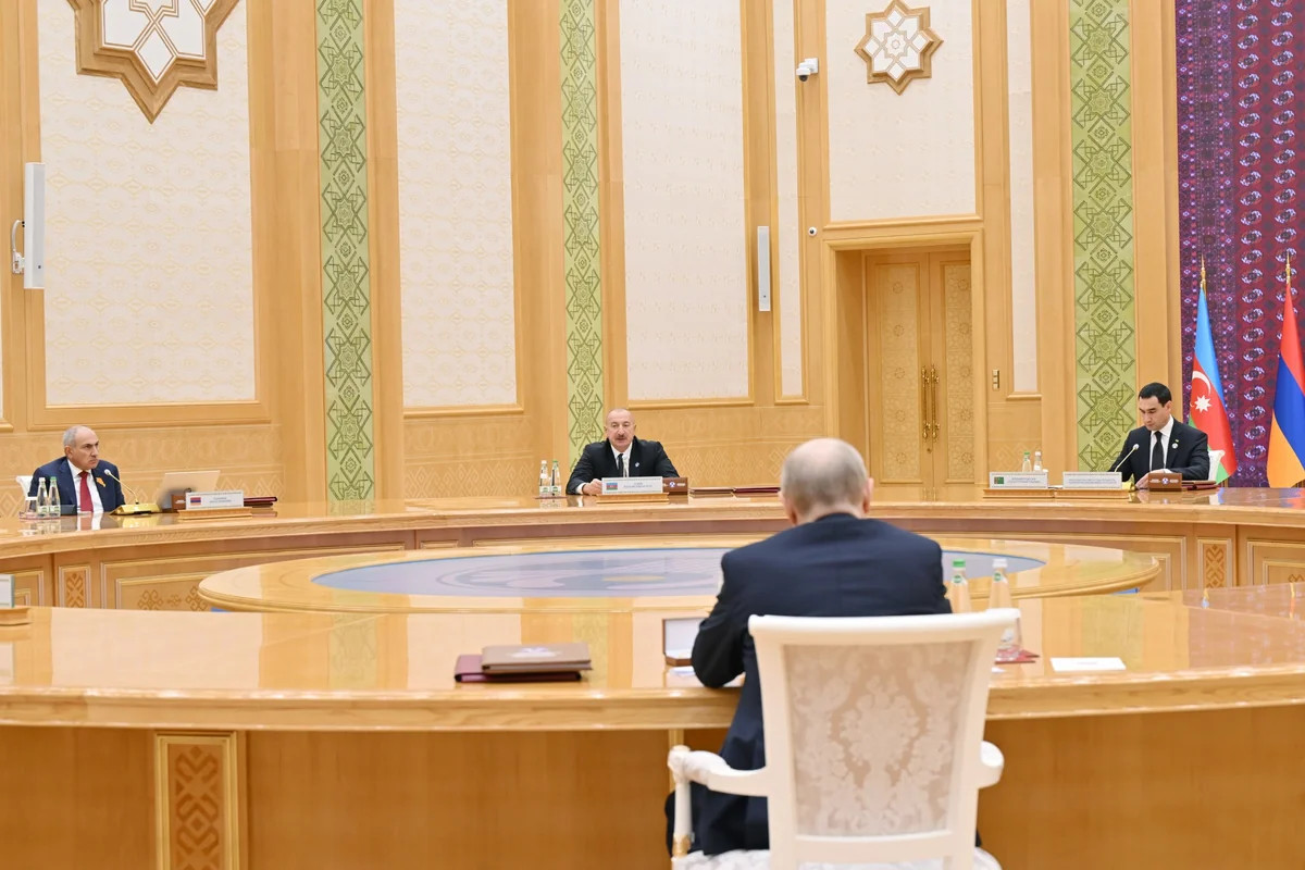 Prezident İlham Əliyev MDB Dövlət Başçıları Şurasının iclasında - FOTO (Yenilənir)