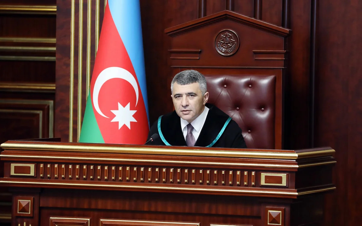 Yeni hakimlər Ali Məhkəmədə and içdi - FOTOLAR