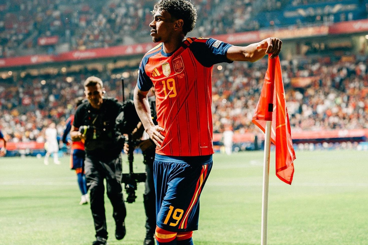 Lamine Yamal İstanbulda: \"Ey İstanbul, gəldik...\" - FOTO