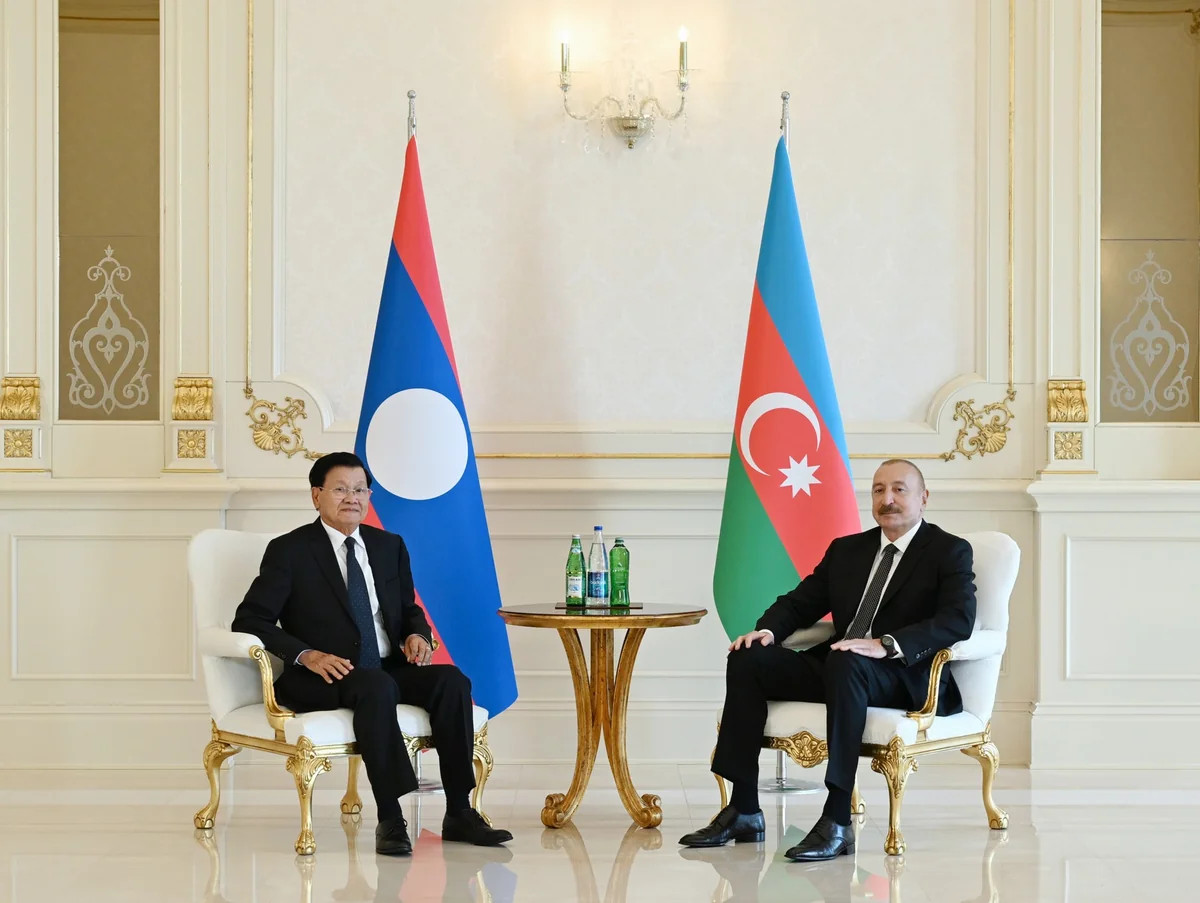 Azərbaycan və Laos prezidentləri  təkbətək görüşüb - FOTO