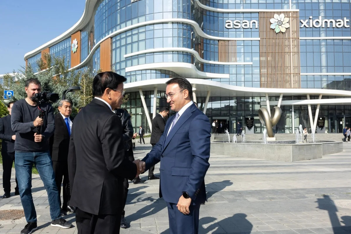 Laos Prezidenti \"ASAN xidmət\" mərkəzinin fəaliyyəti ilə tanış olub - FOTOLAR