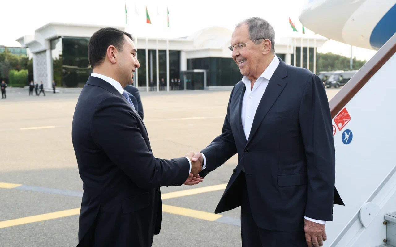 Lavrov Bakıya gəldi (Yenilənib)