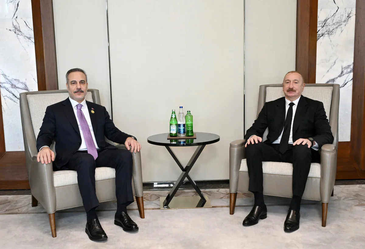 İlham Əliyev Türkiyənin xarici işlər nazirini qəbul edib
