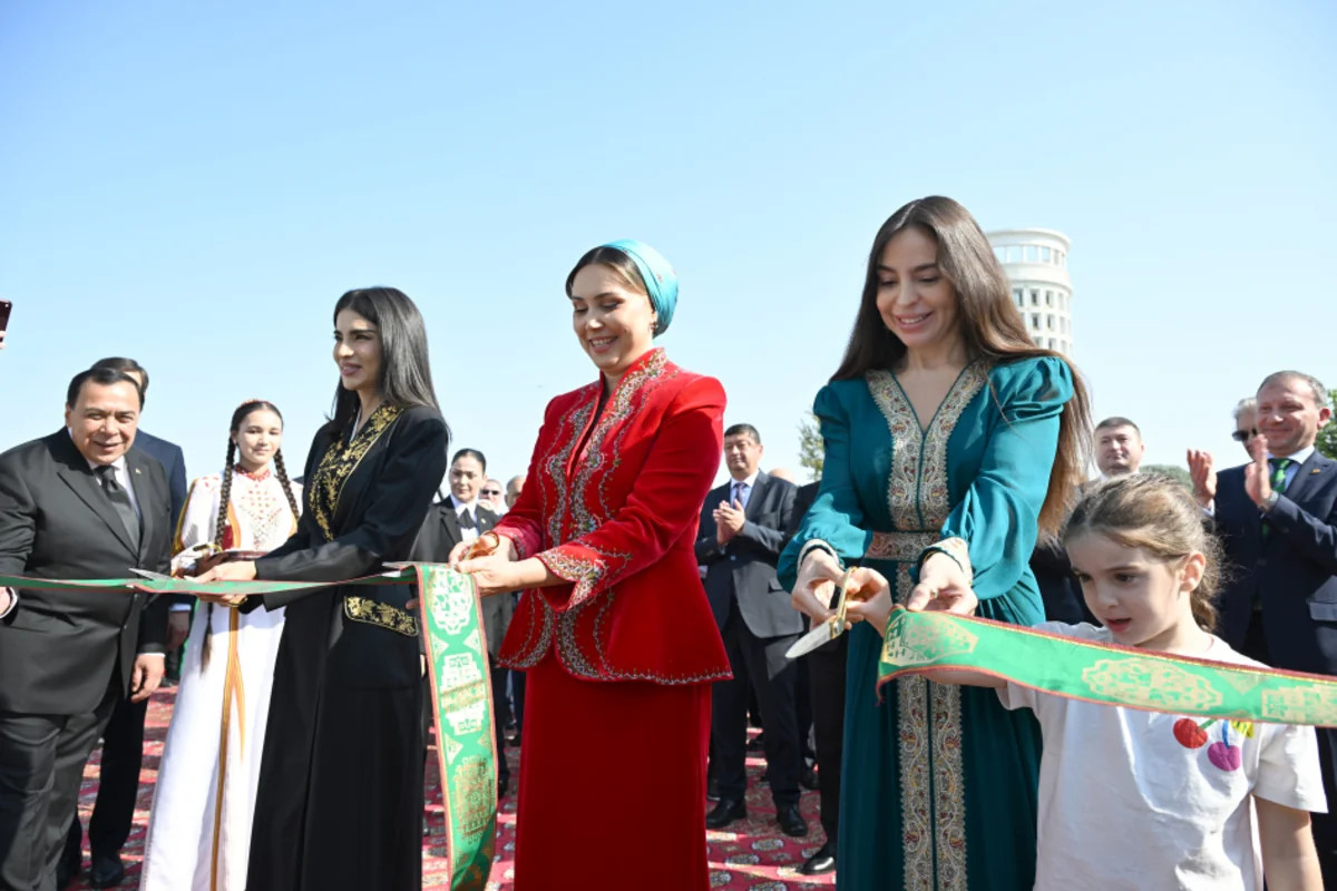 Aşqabadda MAMA \"Ana təbiət\" beynəlxalq incəsənət sərgisi açıldı - Leyla Əliyevanın iştirakıyla + FOTOLAR