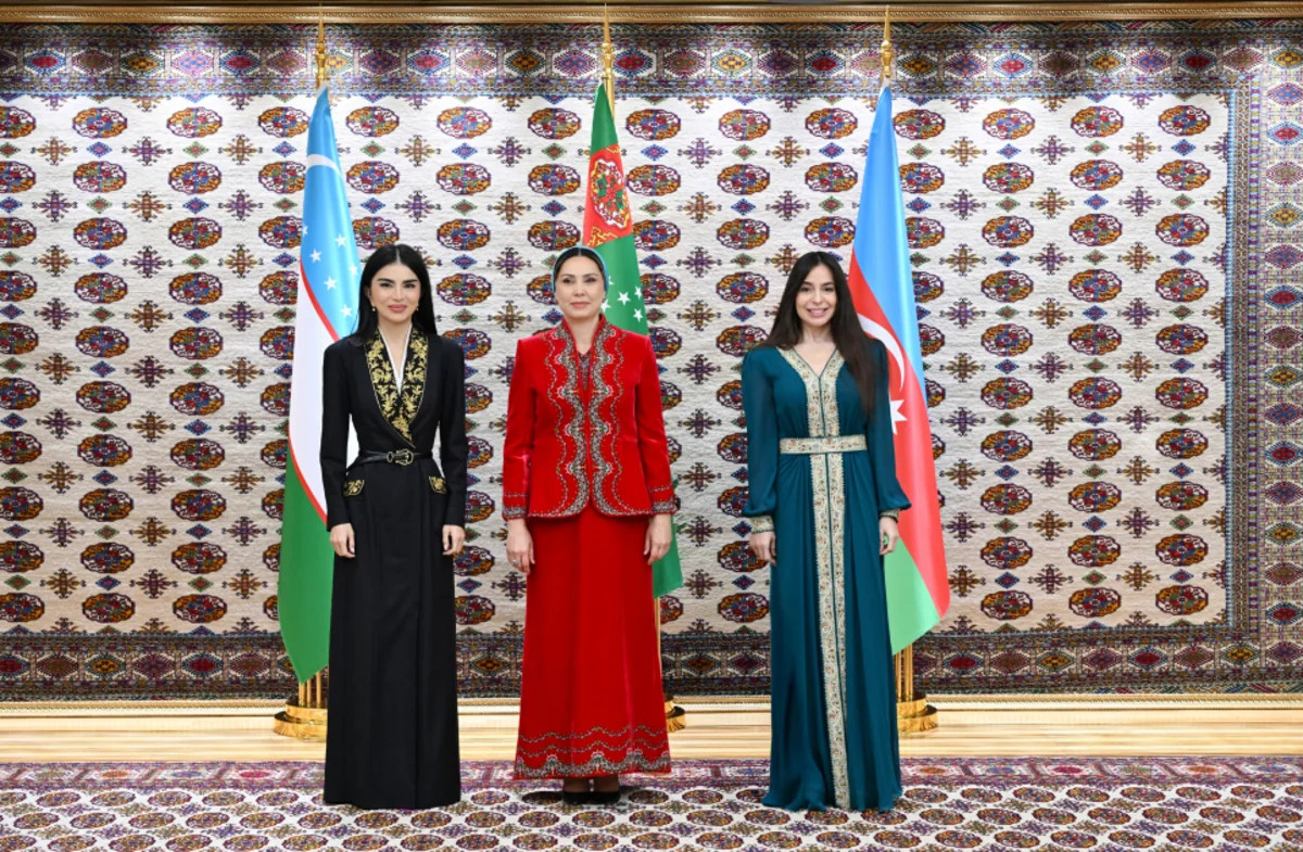 Leyla Əliyeva, Oğulcahan Atabayeva və Saida Mirziyoyevanın üçtərəfli görüşü olub - Aşqabadda + FOTOLAR