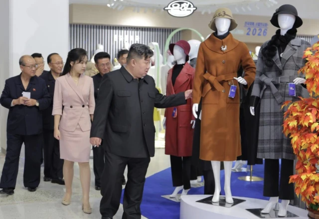 Dünya onun ölümündən danışırdı - Kim Çen In ortaya çıxdı (FOTOLAR)